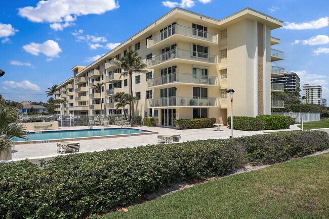 Building Photo - 630 Ocean Dr