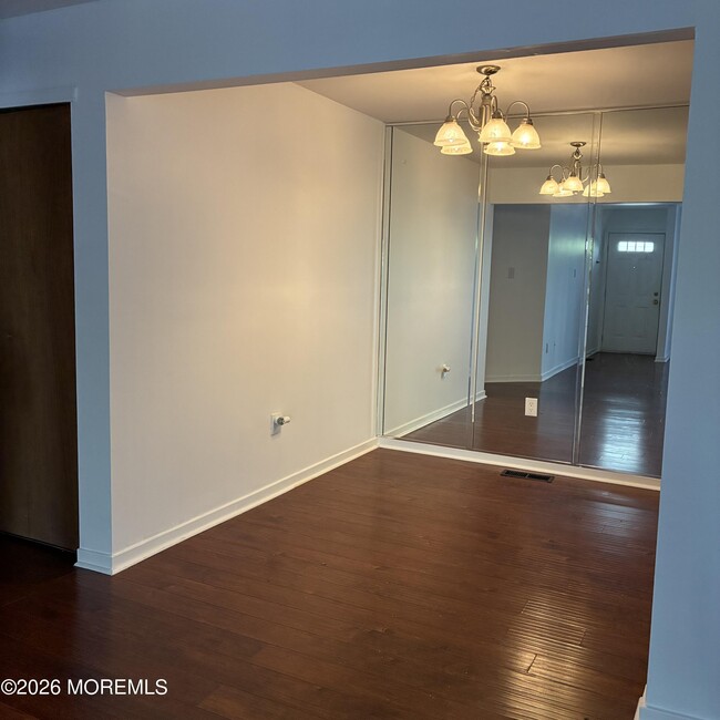 Building Photo - 310 Heather Croft