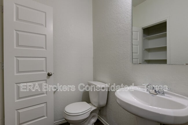 Building Photo - 5407 Shasta Pl