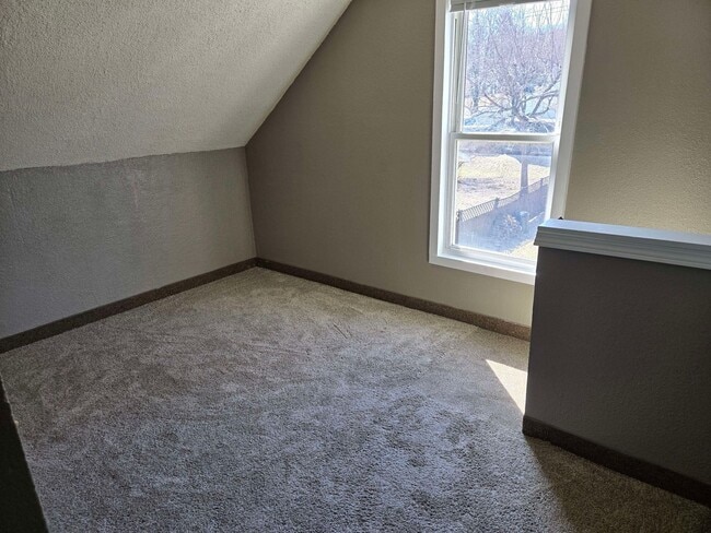 Building Photo - 1211 Garfield Ave