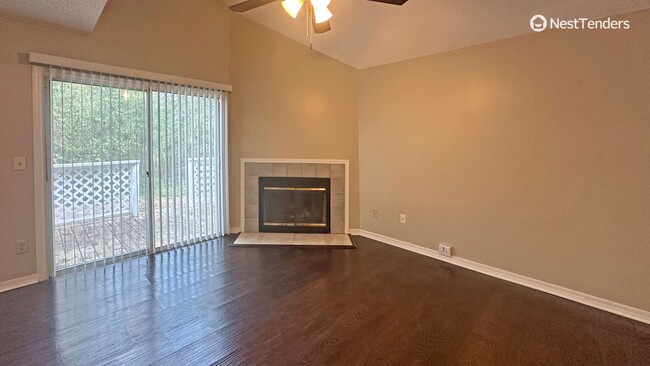 Building Photo - Large Updated Townhome in Argyle Forest!