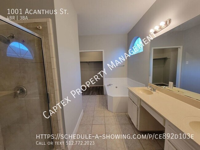 Building Photo - 1001 Acanthus St