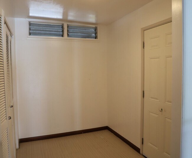 Building Photo - 95-341-341 Mahapili Ct
