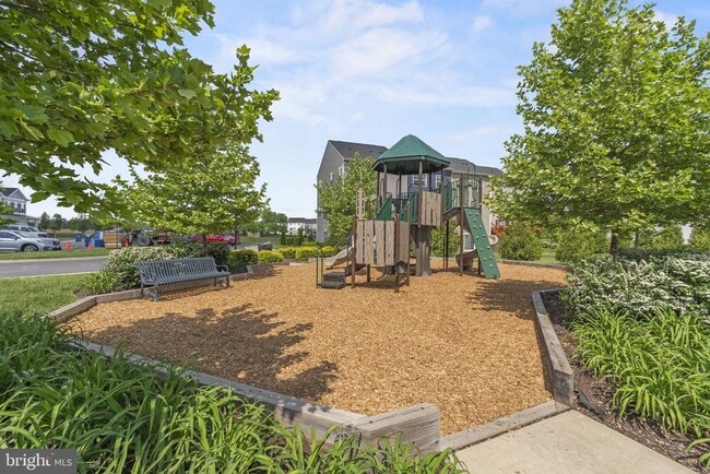 Building Photo - 107 Poinsettia Wy