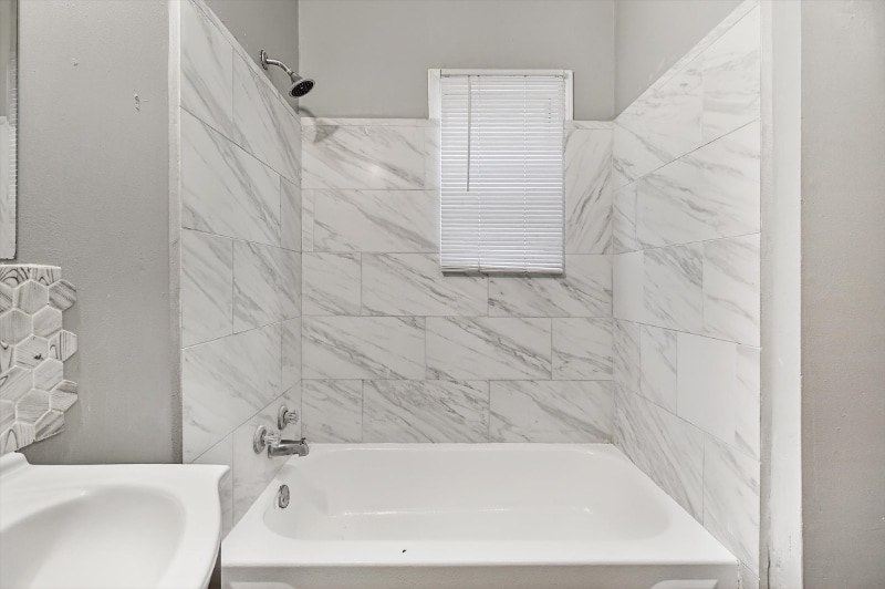 Building Photo - 2640 Guilford Ave