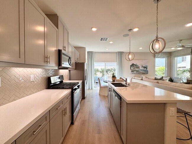 Building Photo - Brand New 4 Bedroom Home with Solar in Gat...