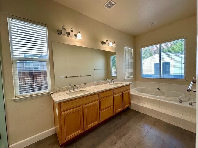 Building Photo - 3980 Avignon Ln