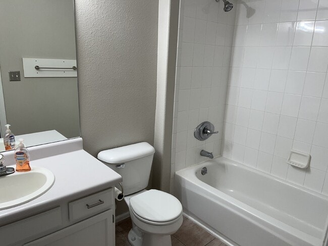 Building Photo - Beautiful townhome is Crown Point II!