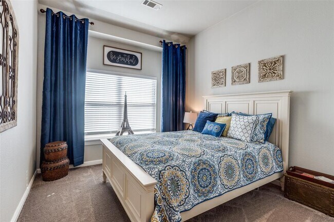 Building Photo - 3208 Thicket Dr
