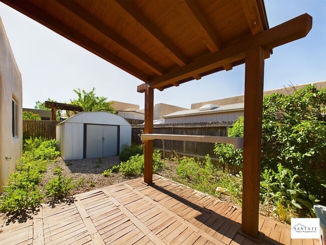 Building Photo - Single Level, Single Family Home Available...