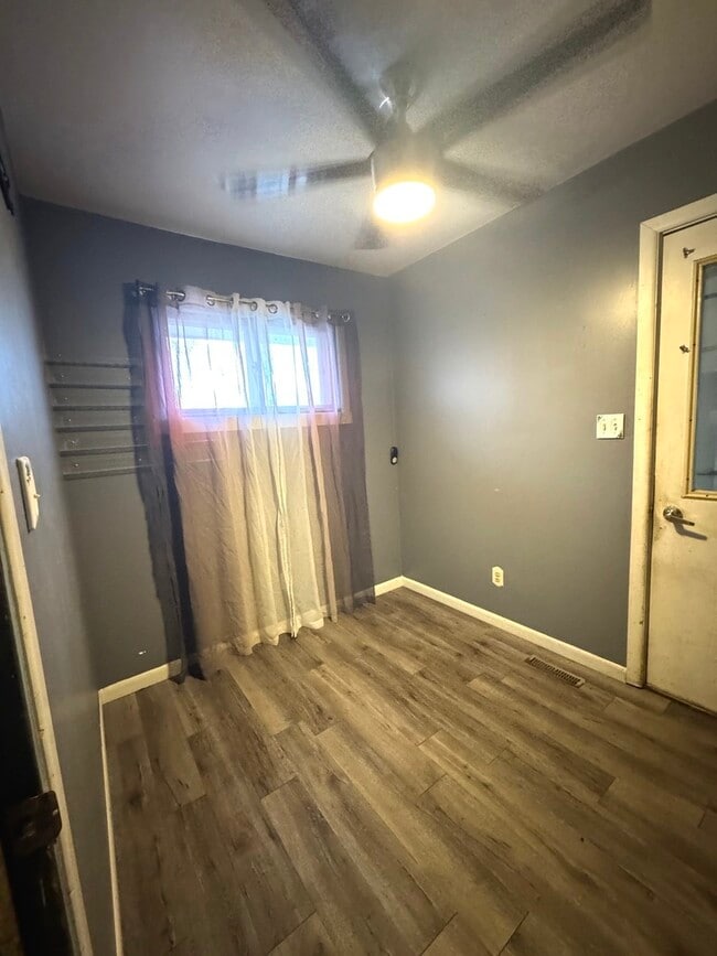 Building Photo - 3133 21st Pl