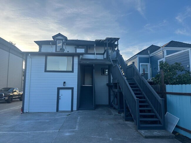 Building Photo - 3238 Adeline St