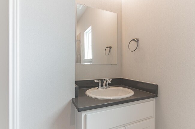 Building Photo - 125 Peruna Dr