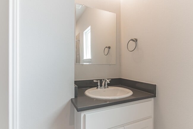 Building Photo - 206 Peruna Dr