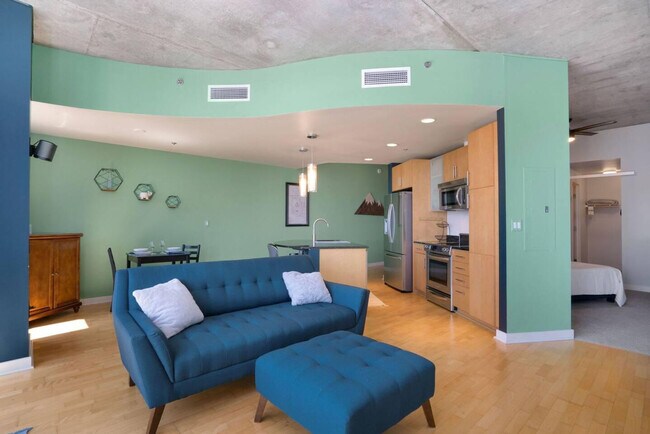 Building Photo - 1511 Champa St