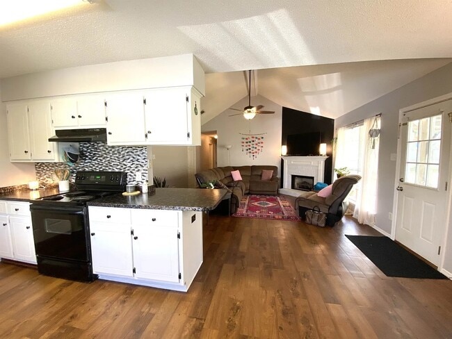 Building Photo - 1511 Homestead Dr W
