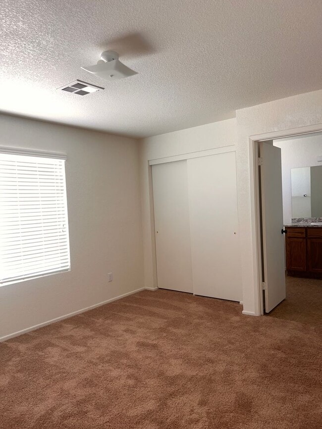 Building Photo - Desert Sands