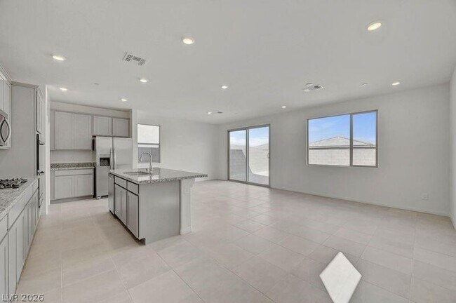 Building Photo - 1550 Rock Kestrel St