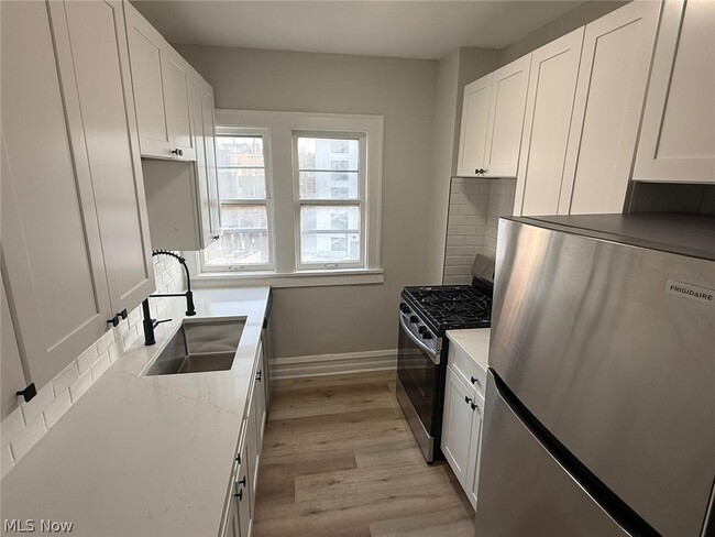 Building Photo - 2374 Euclid Heights Blvd