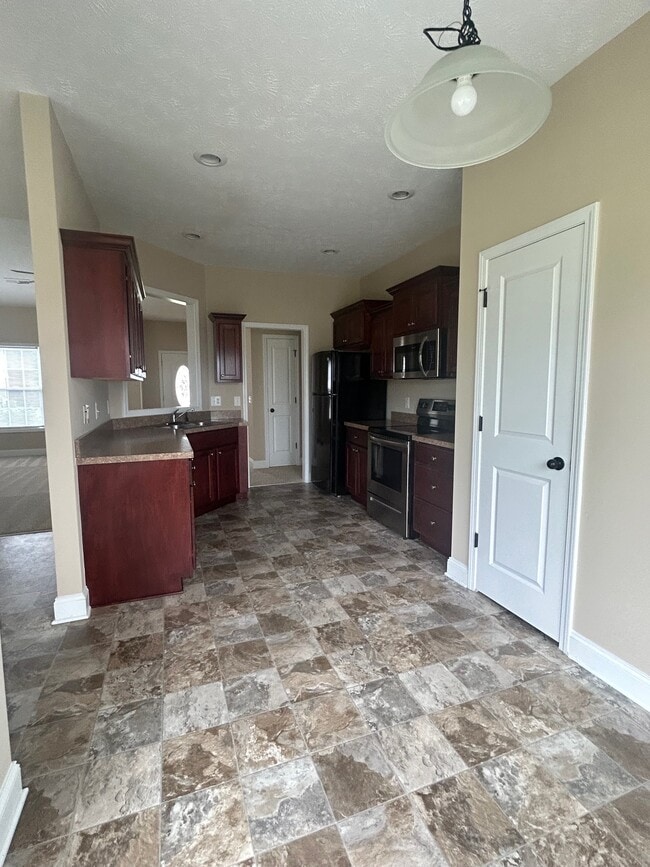 Building Photo - 107 Silver Peak Dr