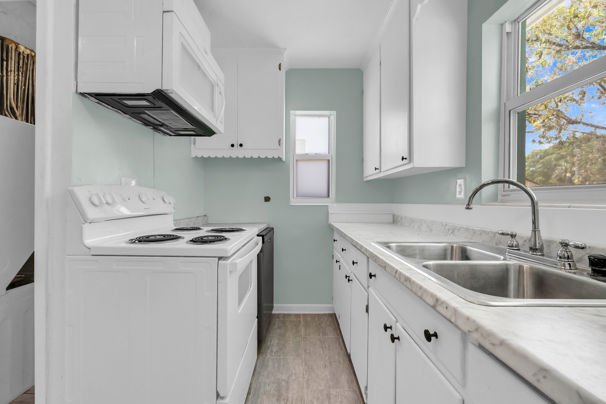 Building Photo - 434 49th St