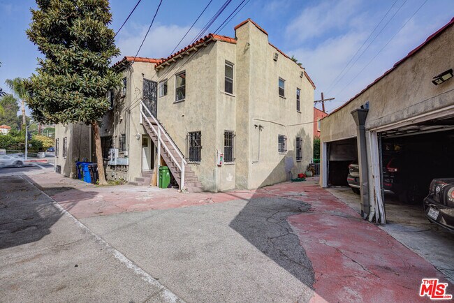 Building Photo - 1492 Silver Lake Blvd