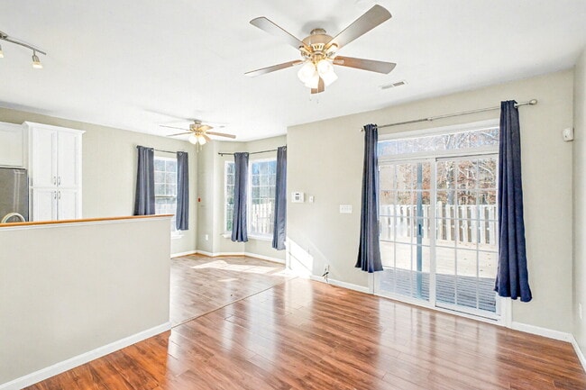 Building Photo - Move-in Special: $100 off of the first month's rent Spacious End-Unit 4 Bedroom Townhome for Rent...