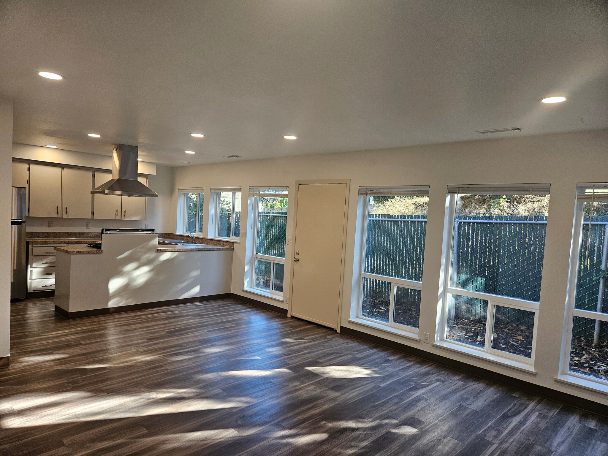 Building Photo - 8817 NE 15th Ave