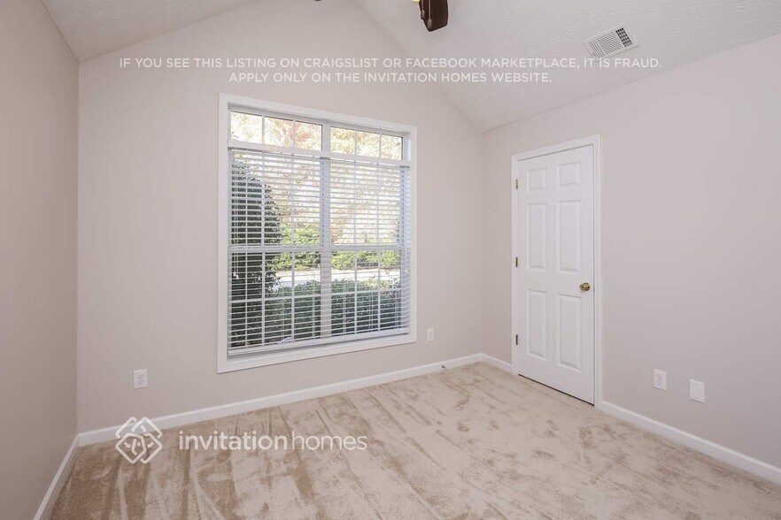 Building Photo - 2010 Charleston Oak Cir