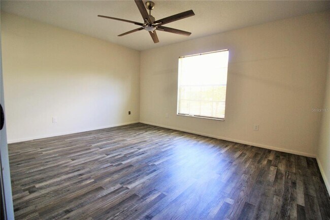 Building Photo - 390 Lilac Rd