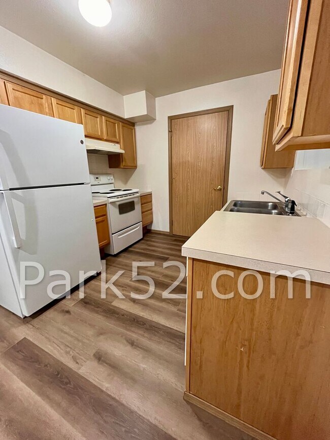 Building Photo - $300 Off First Full Month! 1 Bedroom 1 Bathroom - Ground Floor - Bonney Lake Condo - #D2
