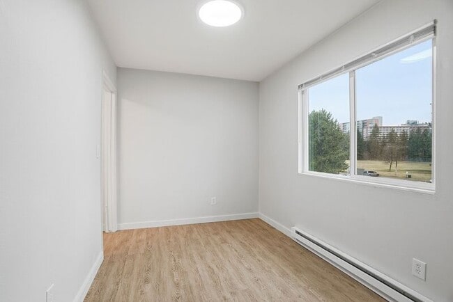 Building Photo - 3106 E 27th Ave