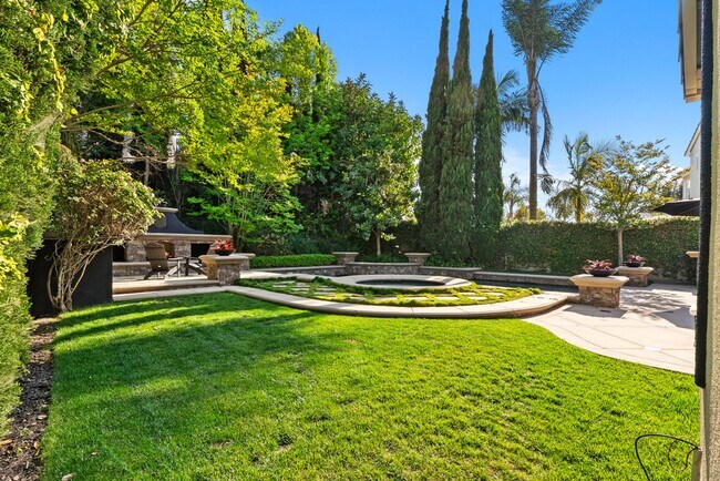 Building Photo - Luxury Living in San Clemente – 5 Bed, 3.5...