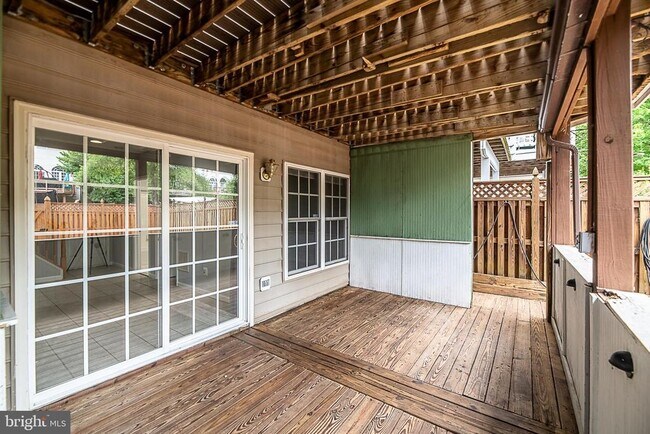 Building Photo - 24635 Kings Canyon Square