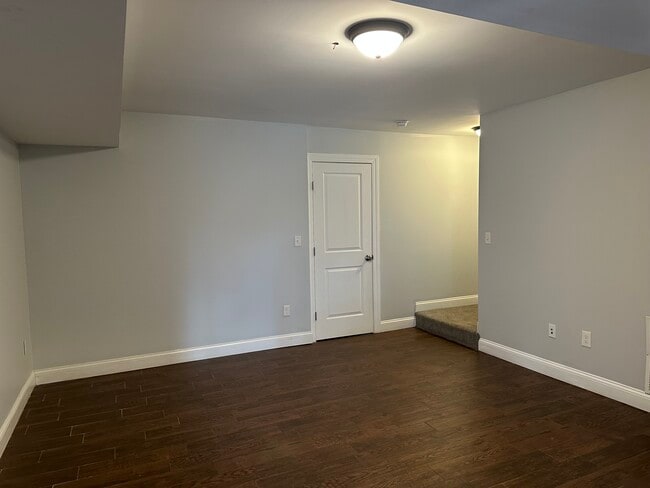 Building Photo - 27 Russell Ave