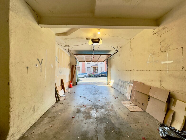 Building Photo - 1645 Scenic Ave