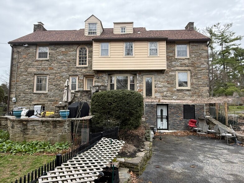 Back of the House - 1358 Indian Creek Dr