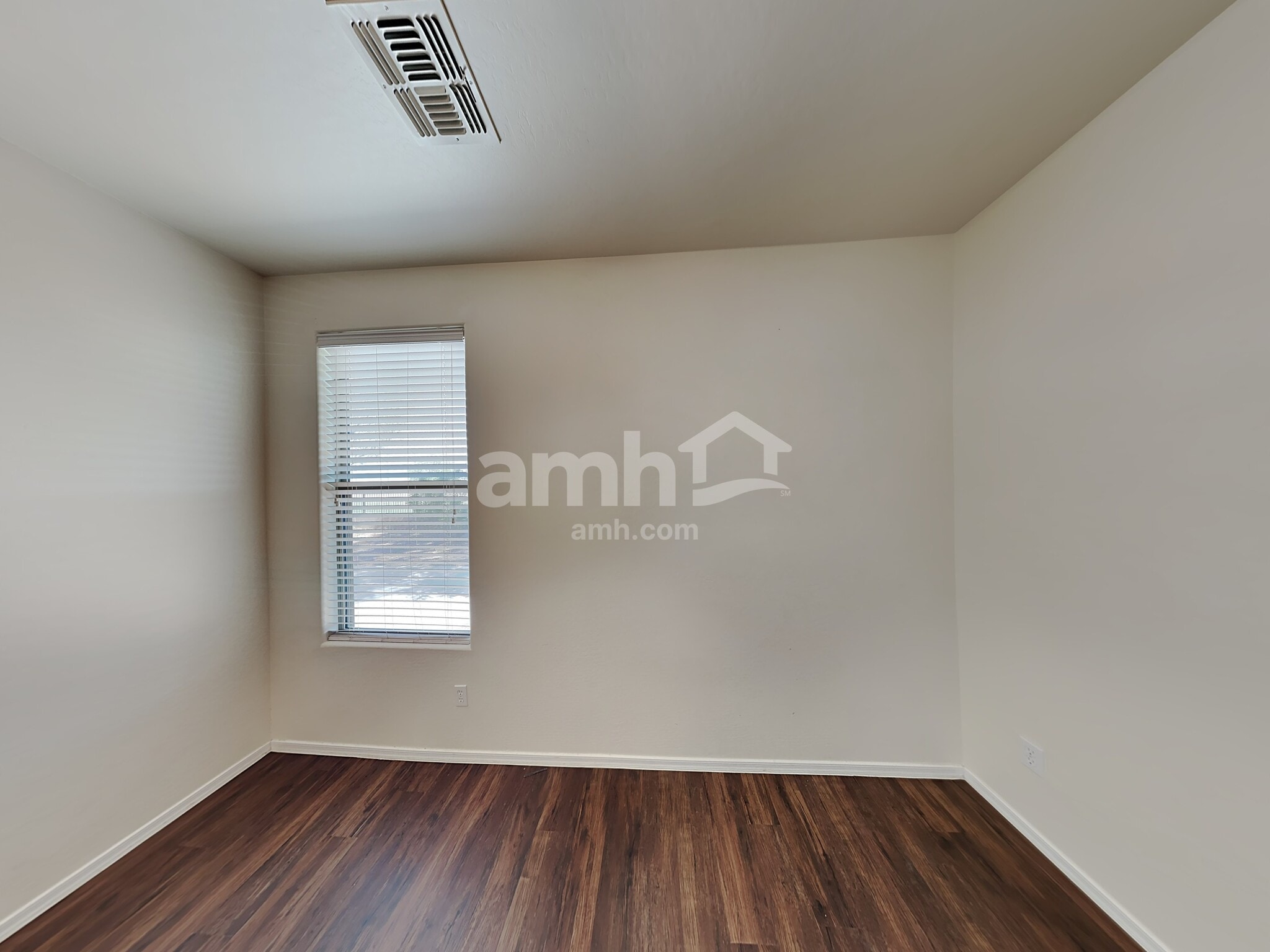Building Photo - 2363 E Omega Dr