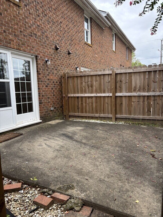 Building Photo - 207 S Lincoln St