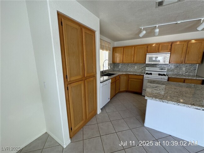 Building Photo - 10229 Abano Ct