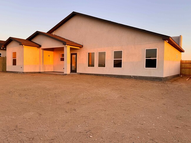 Building Photo - 6702 El Bosal Ln