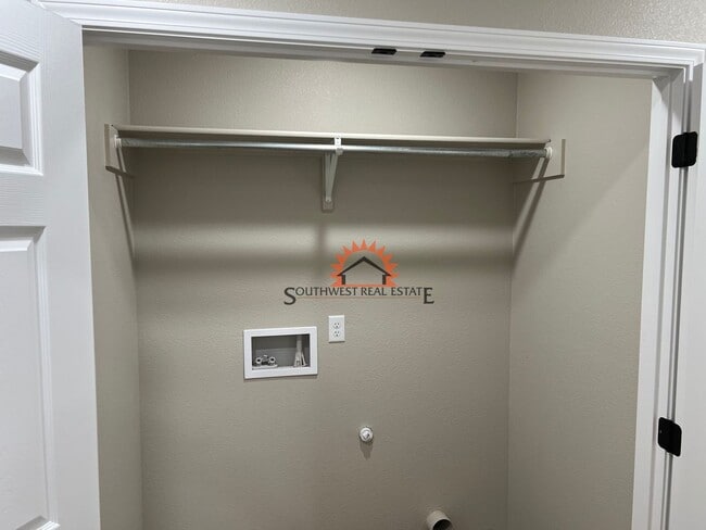 Building Photo - Brand new 2 bedroom 2 bath duplex