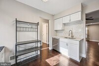 Building Photo - 7849 Briardale Terrace