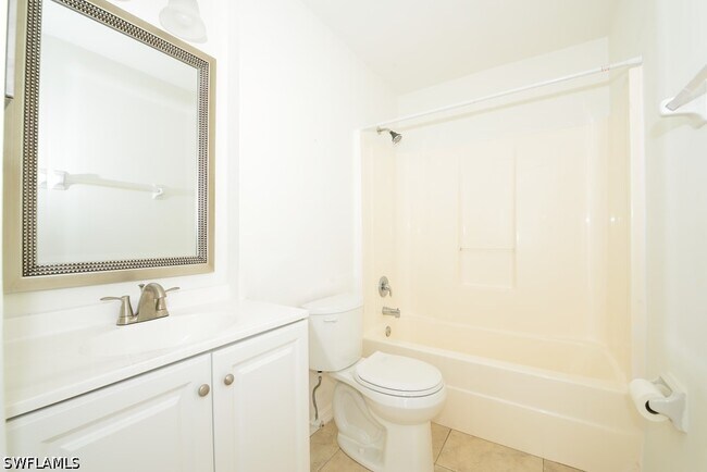 Building Photo - 907 NE 10th Terrace