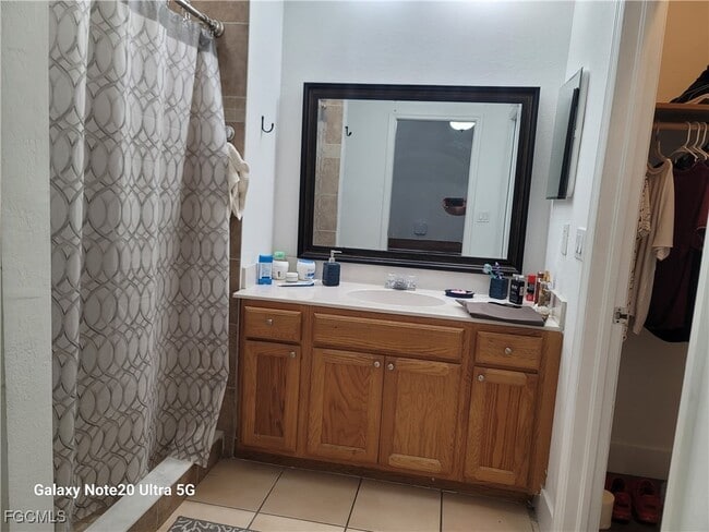 Building Photo - 702 Milton Ave N