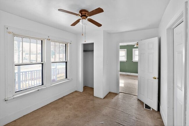 Building Photo - 3001 Myrtle Ave