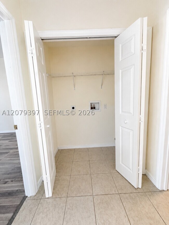 Building Photo - 10409 SW 85th Ct
