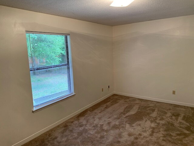 Building Photo - Charming 2-Bed Townhouse Retreat in Fort W...
