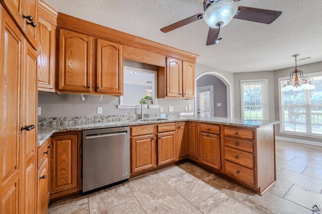 Building Photo - 611 Bay Laurel Cir