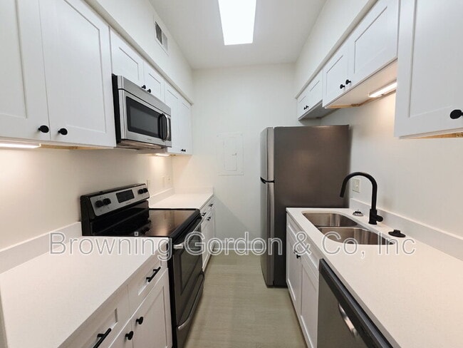 Building Photo - 503 Sloan Rd